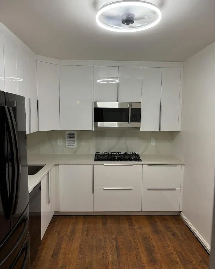 Renovated kitchen with quartz countertops in Seagoville